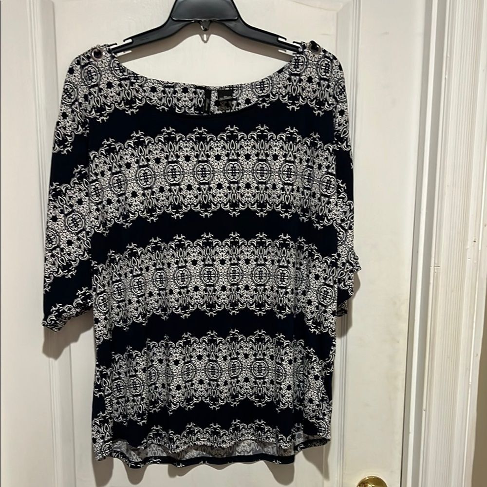 New Directions Navy and White Boxy 3/4 Sleeve Blouse